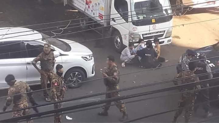miN13700's tweet photo. Terrorist military forces stormed a protest rally in Yangon's Kyimyindaing this morning, killed at least 4 youths, arrested at least 5 youths including the injured &amp; took them to interrogation without giving medical treatment.
#HelpMyanmarIDPs
#Dec5Coup
#WhatsHappeningInMyanmar https://t.co/Sbr12OY2Vn