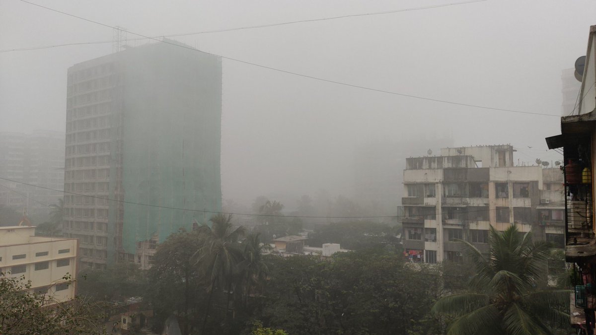 Sanket560's tweet photo. @ANI Fog in Mumbai this Morning
Visibility below 100m
#fog #MumbaiFog https://t.co/ryzLhu6BBG