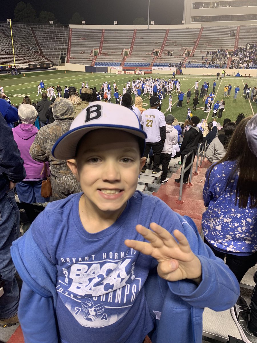 jeffr_hall's tweet photo. Congrats @Buck_James212 &amp; his @BHornetAthletes 🏈 team! A defensive score &amp; special teams score is always nice! Incredible win over a tough Fayetteville squad. Impressed with the composure of this team. Never panicked. Always believed. #BryantProud #Be212 https://t.co/jSJ8Trg1Ys