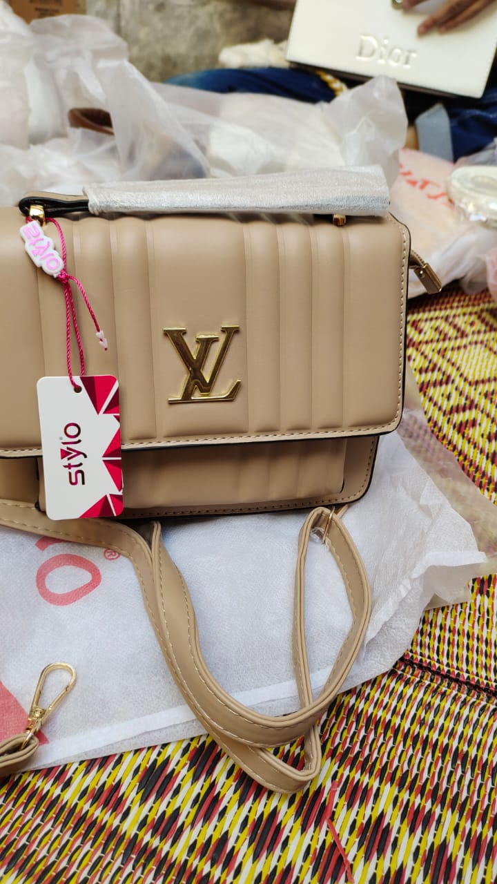 LV Rep. $250  Bags, Cheap louis vuitton handbags, Leather bag