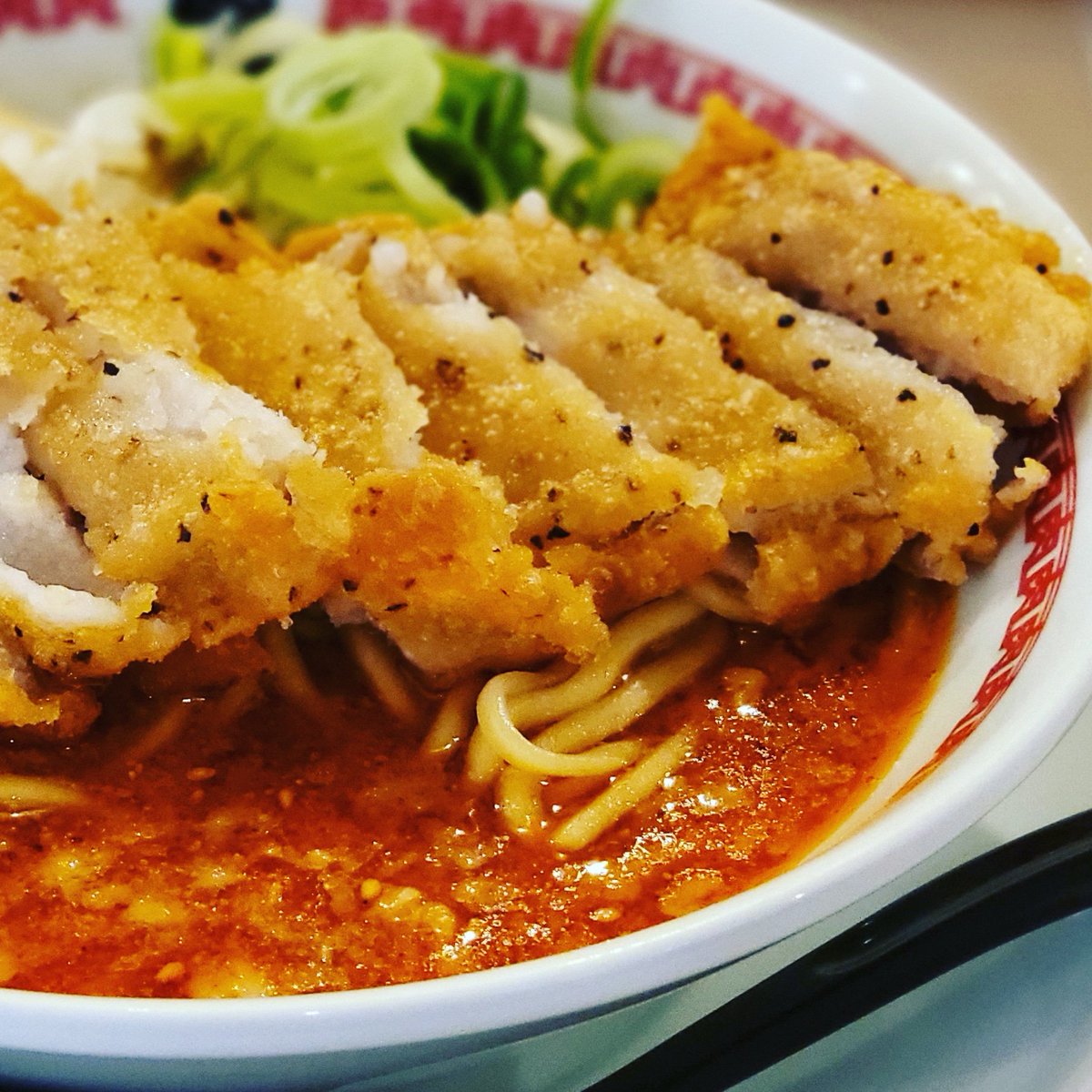 korodroid's tweet photo. 今年のTOEIC SWの受験納め。終わって、好きなラーメン😋SWも自分で決めた卒業目標までもう少し。だけど、進捗もあれば、まだまだやなあとも。英語も日々の積み重ね以外にないので、引き続き、やっていき🏃♂️
#ラーメン #ランチ #English #TOEIC #英語 #toeicspeaking #toeicwriting https://t.co/zGCtAaVK9D