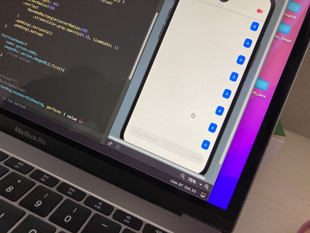 yueishere's tweet photo. I have a question about SwiftUI “ animation “ 
I hope new messages come up to top of text field. But it doesn’t work… 
withAnimation{} is not eligible here? #question #SwiftUI #studymyself #udemy #selfstudy #seekingjob https://t.co/a14jCevTBE