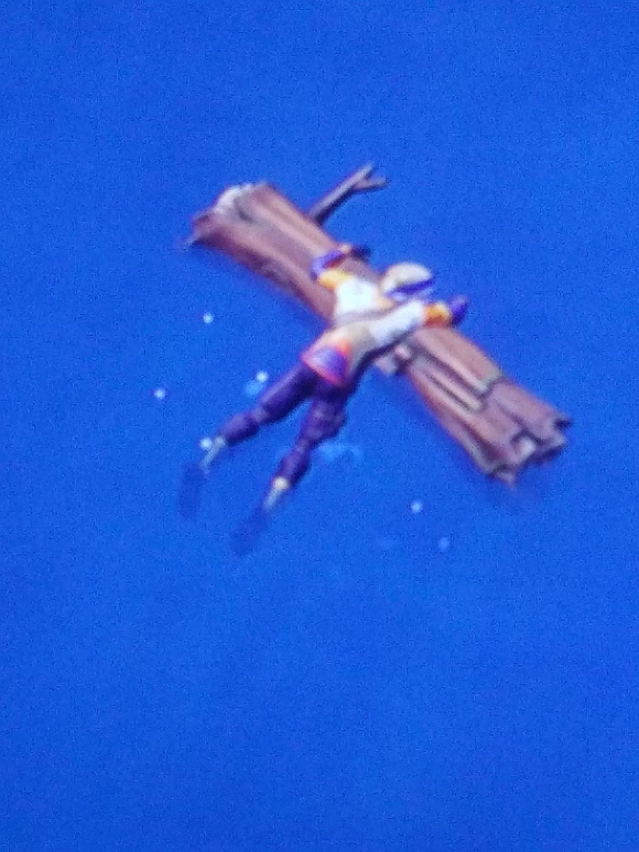 andrewsstuff2's tweet image. Just chilling over here with me and mr log