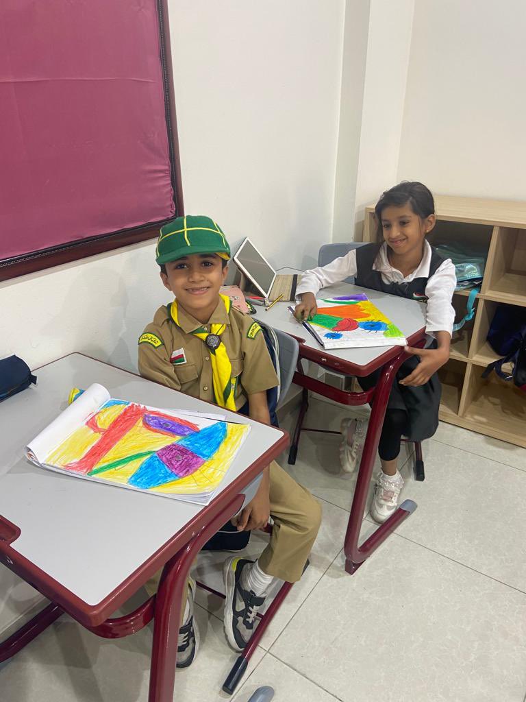 alraneemschools's tweet photo. Year 3 students have been learning to create some lovely abstract art work. #abstractart #art #alraneemschool #art_class #coloring #Steam #funlearning #internationalschool https://t.co/Hqxe9GAowy