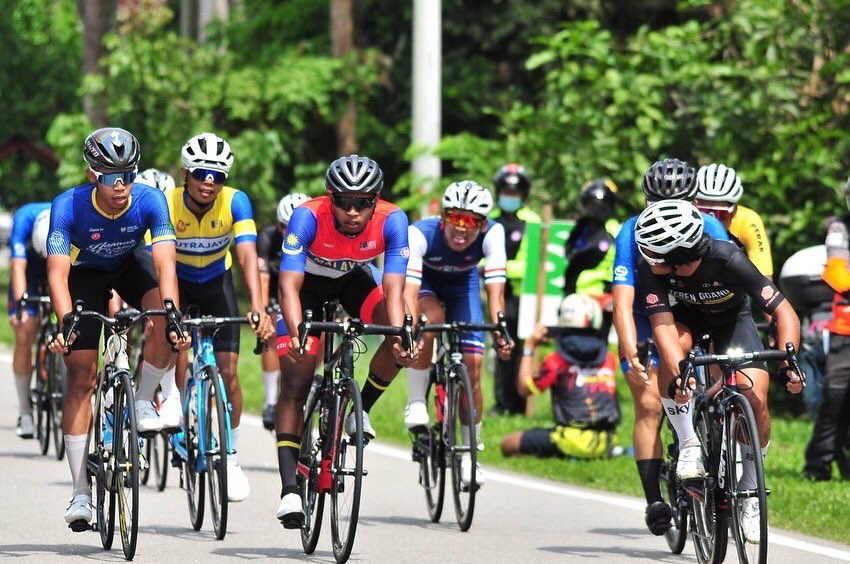 nsblackpanthers's tweet photo. Kedudukan Terkini #JelajahNS2021 Peringkat Ketiga

Sprint 1- Kundur (Km 40.7)

84-Mohamad Faisal Izuddin (Terengganu)
19-Zulhelmi Zainal (MSN)
50-Muhammad Riadz Abdul Malik (Perlis) https://t.co/iaowaHd7ZI