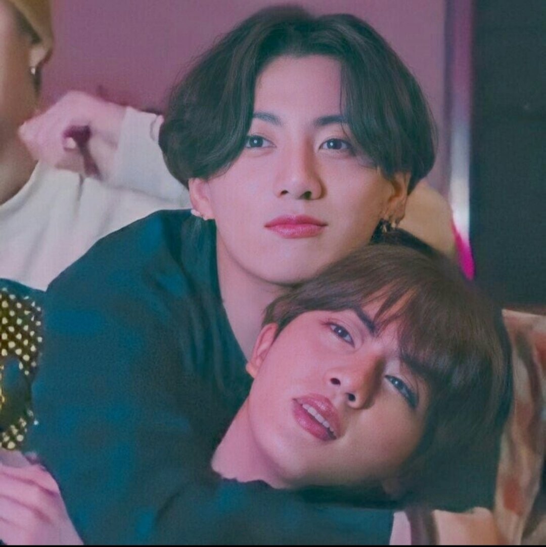 bamjinkook's tweet photo. Jinkook you need to be REAL not to be PERFECT... I hope soon you choose your own happiness, before others do... https://t.co/lMIoPHJjAA
