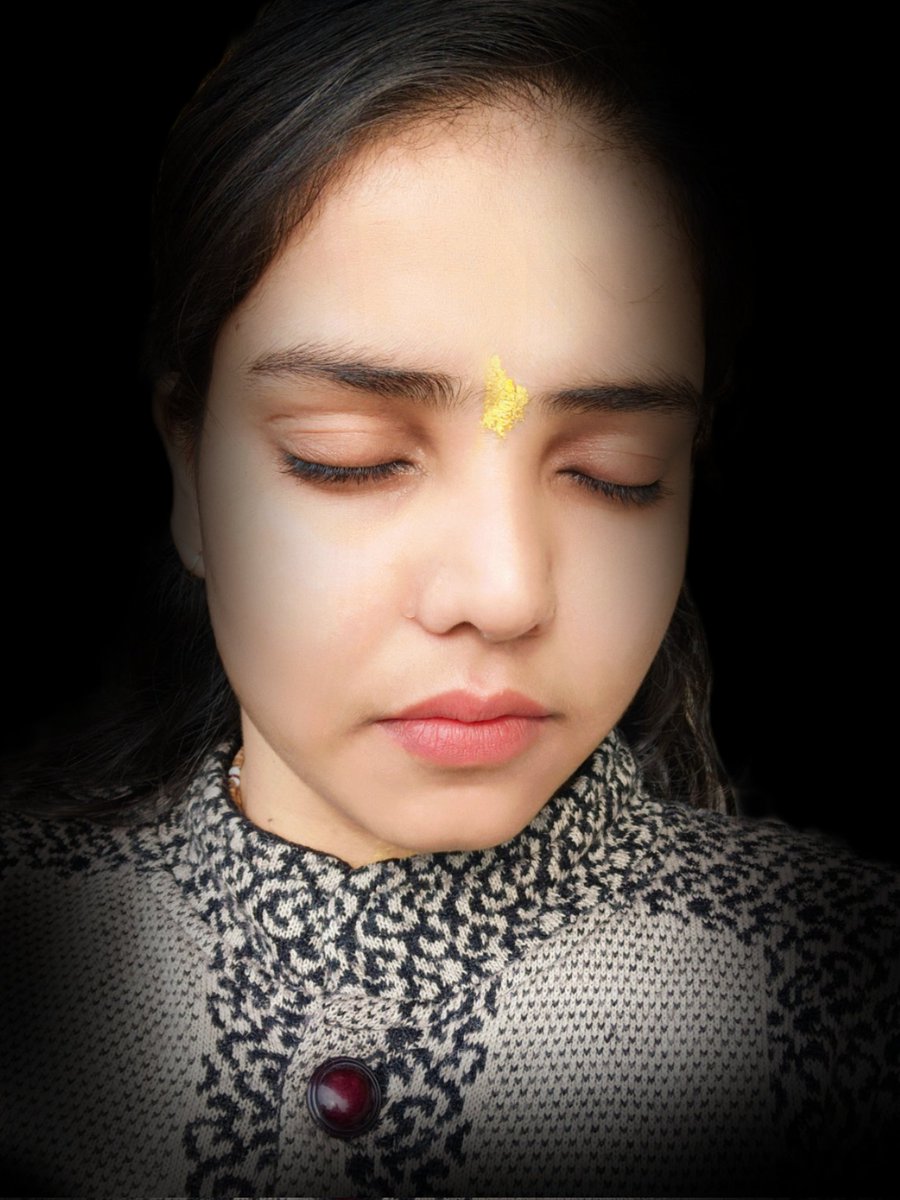 murti_ji's tweet photo. ईश्वर कहते है उदास न हो,
मैं तेरे साथ हूँ,
पलकों को बंद कर
और दिल से याद कर,
मैं कोई और नहीं
तेरा विश्वास हुँ।
#pujyadevidharmmurtiji
#devidharmmurtiji
#motivationdevidharmmurtiji https://t.co/iwkqDwFA8n