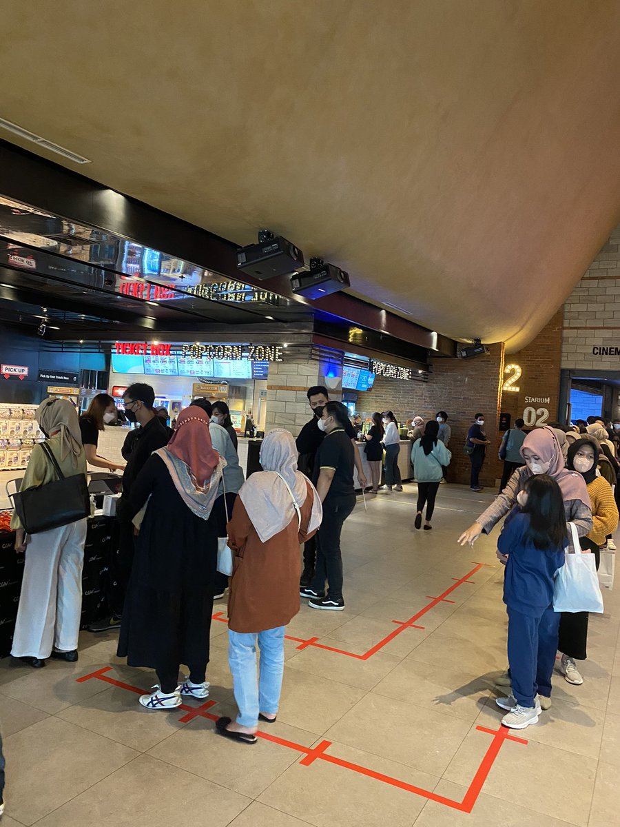 BadmintonTalk's tweet photo. Regristrasi langsung di venue acara sekarang juga. @HSBC_ID
#SaatnyaJadiJuara #HSBCSuperfans https://t.co/ykj2Eo2dTL