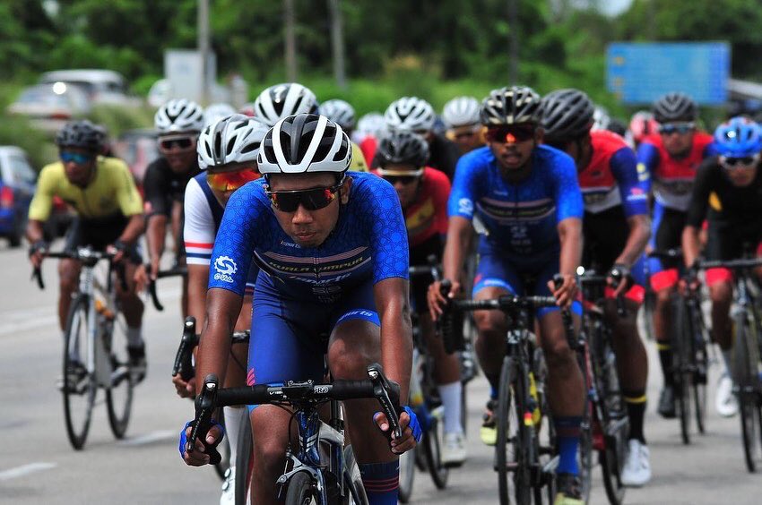 nsblackpanthers's tweet photo. Kedudukan Terkini #JelajahNS2021 Peringkat Ketiga

Sprint 2- Sri Kendong (Km 72.5)

81-Kee Zhe Yie Terengganu)
84-Mohamad Faisal Izuddin (Terengganu)
63-Muhammad Fahmi Khairul (Putrajaya) https://t.co/Rf6mwjRhzP