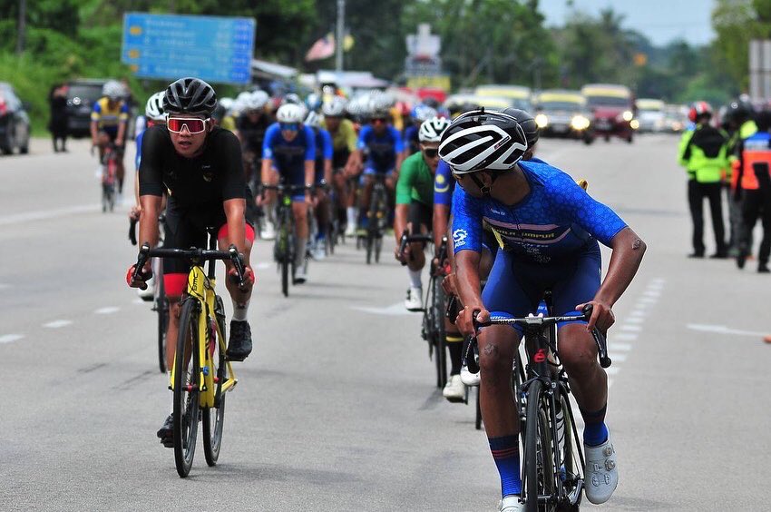 nsblackpanthers's tweet photo. Kedudukan Terkini #JelajahNS2021 Peringkat Ketiga

Sprint 2- Sri Kendong (Km 72.5)

81-Kee Zhe Yie Terengganu)
84-Mohamad Faisal Izuddin (Terengganu)
63-Muhammad Fahmi Khairul (Putrajaya) https://t.co/Rf6mwjRhzP