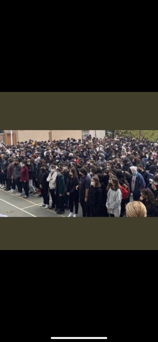 LittleAuntyMimi's tweet photo. Tekrardan gündemdeyiz lütfen bastırın pazartesiye kadar 1 milyon yapalım  #kabinezkuşağıonlineistiyor https://t.co/t5l3qB8mNH