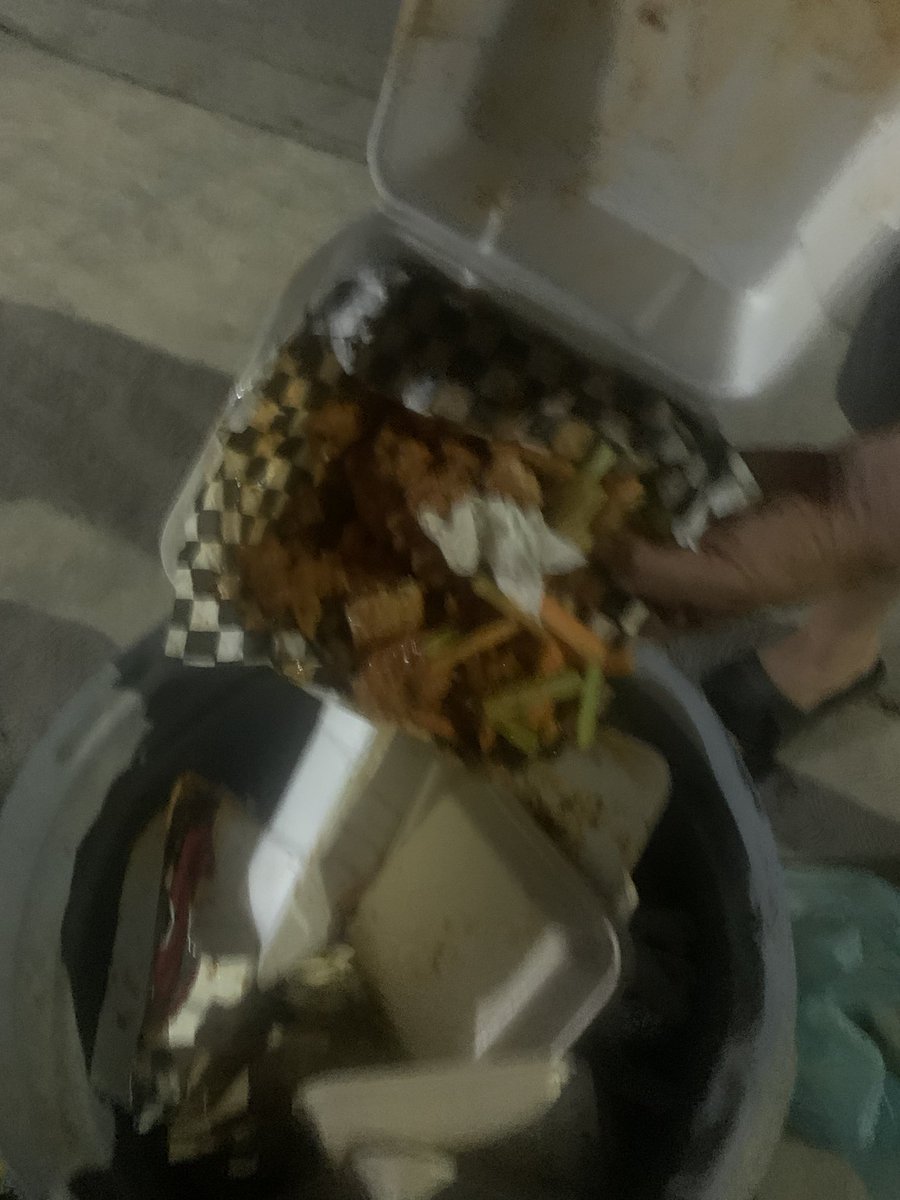 WilleG28's tweet image. @DidifoodMX @DiDi_Mexico #Didi #DidiVendePriductosPidridos #Piojo #TigresVsLeon #DidiFood lo que les pedí y recibí después de dos horas, #Basura #Directo #NiParaElPerro