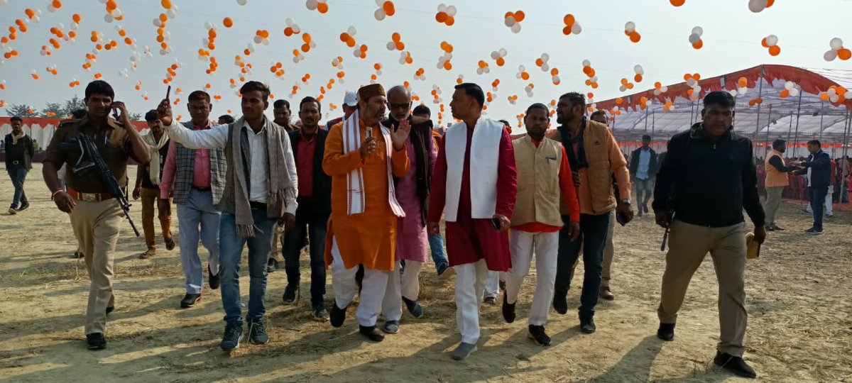 upendratiwari_'s tweet photo. मुख्यमंत्री सामूहिक विवाह कार्यक्रम शुरू होने से पहले कार्यक्रम स्थल पर तैयारी का जायजा लिया । https://t.co/e2XPm7armv