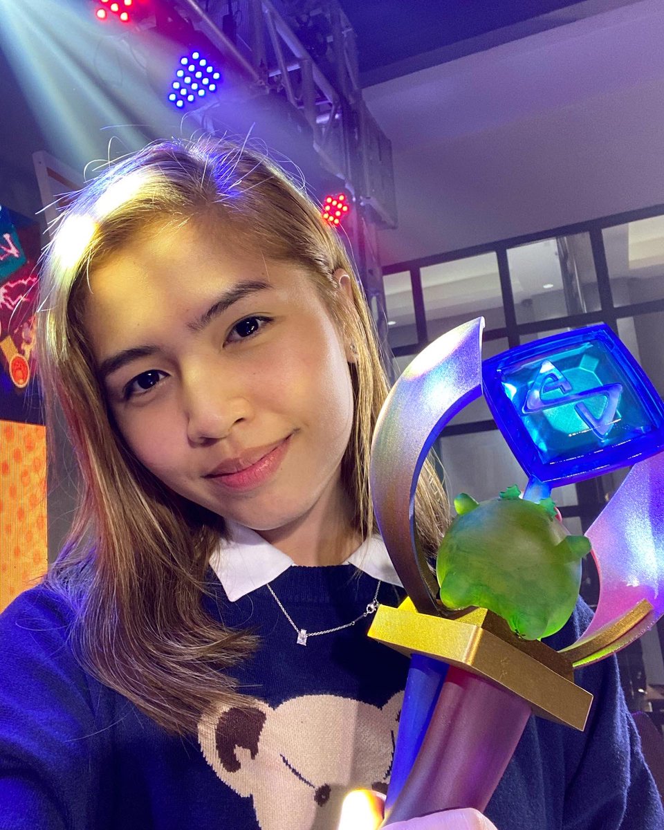 hezelya's tweet photo. Panalo na nabuhat pa ni @ERUPTION23  CHAMPION!💪🏼✨ https://t.co/Pk1zjnv7kA