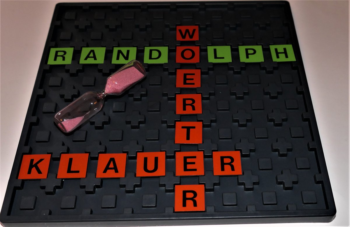 SAMMELSURIUM
WÖRTERKLAUER, Alex Randolph, Ravensburger Traveller 1978
WÖRTERKLAUER ergibt durch das ständige Überbietenmüssen ein spannendes Hin und Her, das schon sieben Jahre später als JAGO bei Spear eine Neuauflage erlebte.
mit80.de/index.php?/arc…