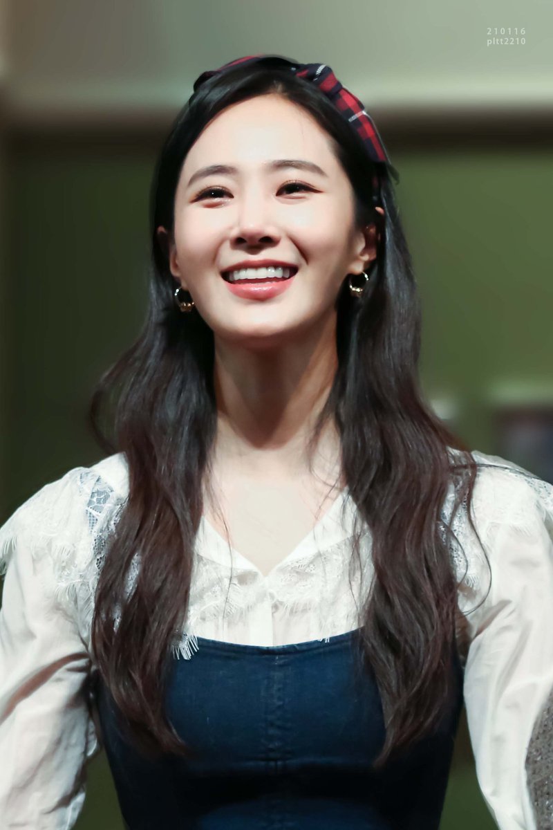 HourlyYuri's tweet photo. #우리의_마음을_보쌈한_유리야_생일축하해
#YurihanDayToday https://t.co/IfzEr5fuTT