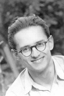 a_pbh's tweet photo. #CeJourLa 5 décembre 1957

L'abbé Jean Brenner, prêtre en Hongrie, est assassiné de 32 coups de couteaux lors d'une embuscade des communistes.

Vénéré par les fidèles comme le „Tarcisius hongrois“.

Victime du communisme.

Béatifié le 1er mai 2018.

✞ Martyr

#PrionsEnsemble https://t.co/4MUIvSYwZH