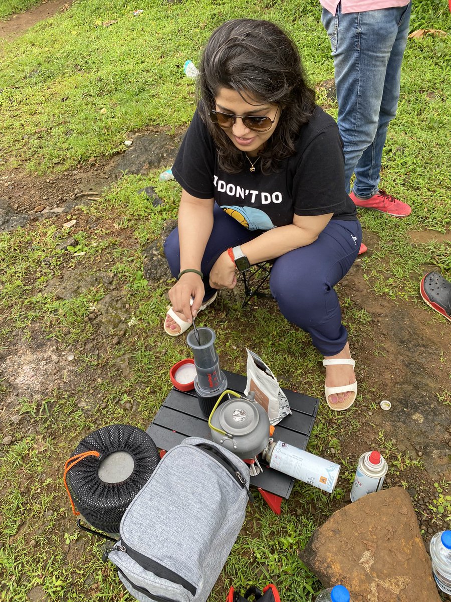 Geeky_Foodie's tweet photo. Our favourite Sunday camping food is Kaapi, Maggi, Soup !
My cousins also enjoy sunny side up eggs and some BBQ!
#AeropressTravel #Kaapiness
#SundayMorningCamping with my favourite people.
#ThrowbackThread of pics. 1/ https://t.co/aqGqX3zUl7