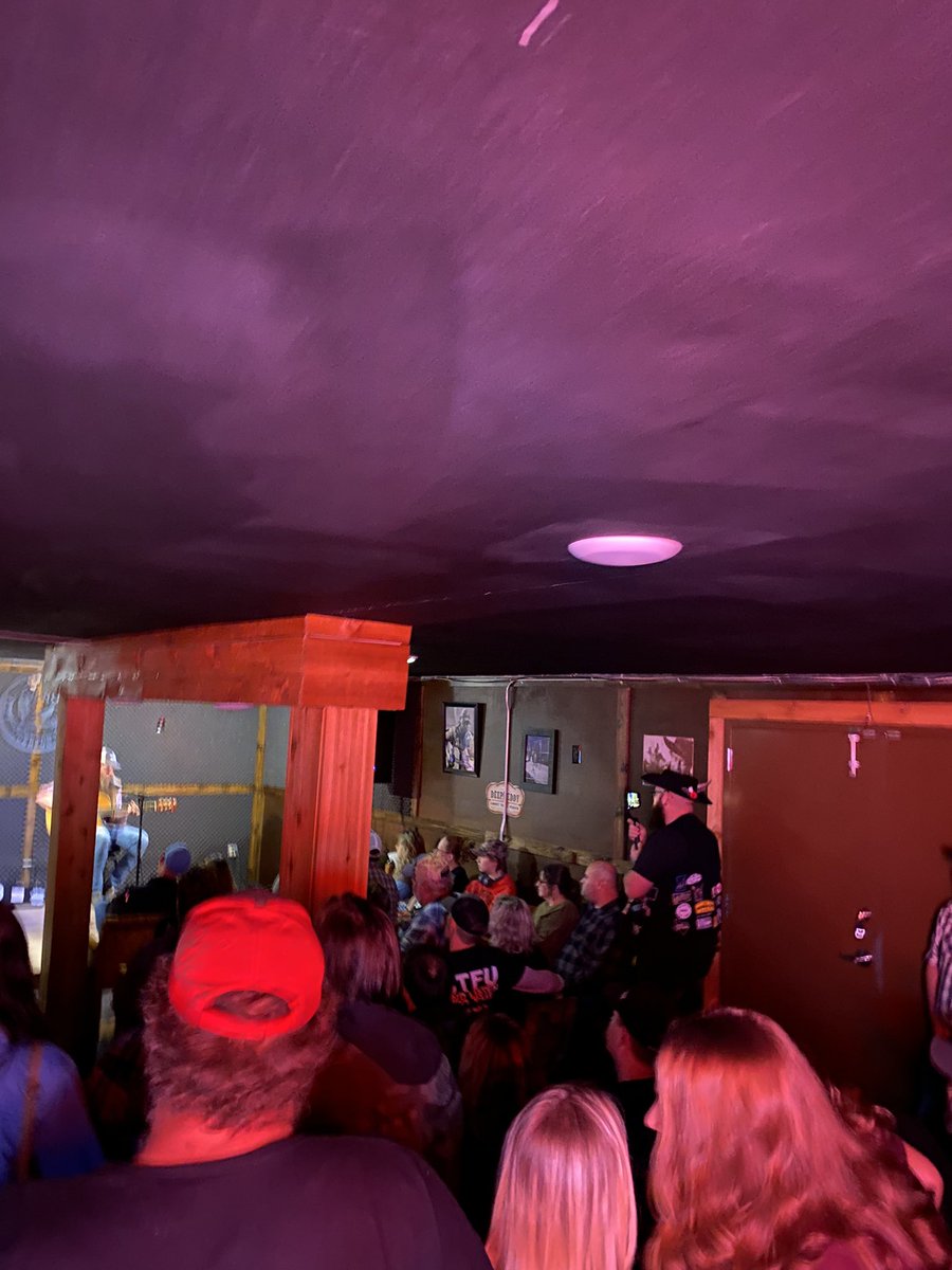 backroom_lounge tweet picture