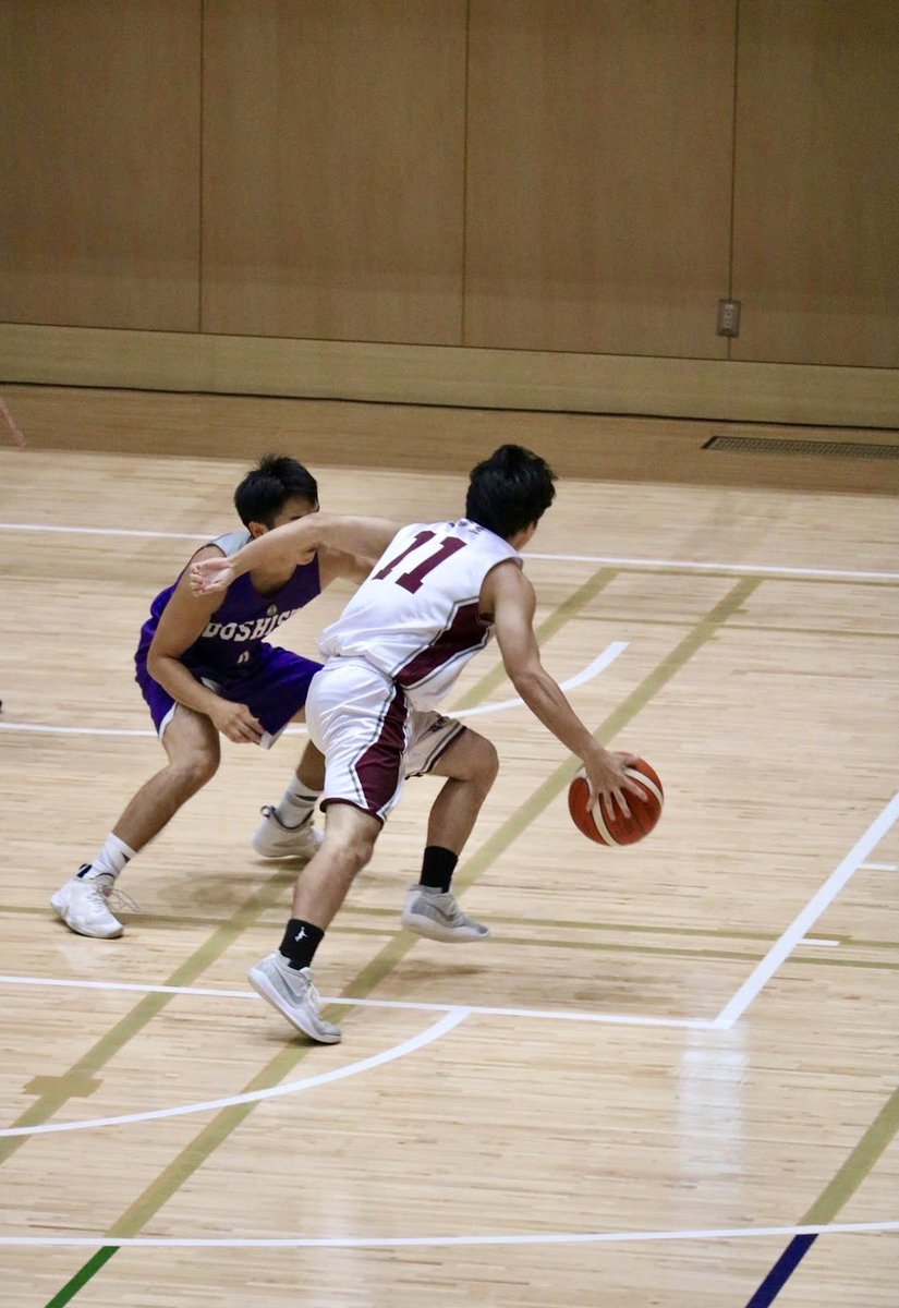 rits_beyond's tweet photo. 本日21時更新のBeyondは、男子バスケットボール部(@ritsbbc )3回生の辻野拓真さんです🏀

新チームとなり副キャプテンに就任した辻野さんに、今後の目標や意気込みをお伺いしました❗️

お楽しみに🤩

#Beyond #立命館大学AVA #立命館 #体育会 https://t.co/6mO8c1GRs0
