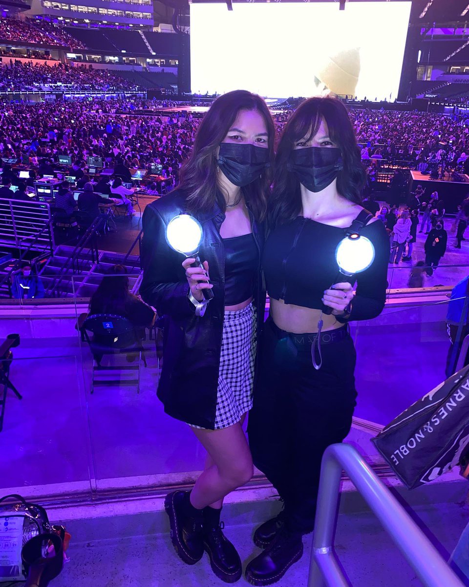 skyyy_is_i's tweet photo. The fact I got a chance to see them this close… I’ll never forget how much fun #PTD_ON_STAGE_LA was… thank you @BTS_twt for such an amazing performance💜 https://t.co/YaI6lSoaHH