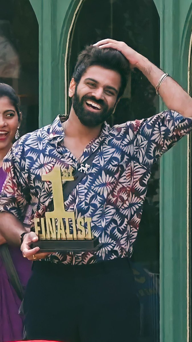 Sreeram_singer's tweet photo. Ayyoo still so many days left for the finale 
Imagine instead of this trophy the  bb5 🏆 and costume change but..
smile ,person ,dignity,selflessness etc the same
#TeamSreeramaChandra #Sreeram 
#SreeramaChandra #SRC #biggboss5telugu #biggbosstelugu5 https://t.co/FZ7WAtQDEd