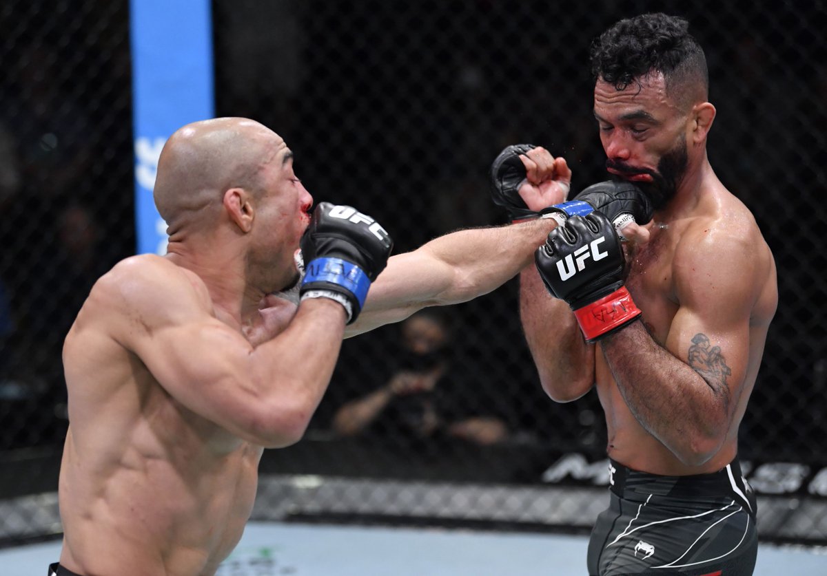 MMAFighting's tweet photo. Jose Aldo calls out TJ Dillashaw after punishing Rob Font to win unanimous decision in UFC Vegas 44 main event (@DamonMartin) https://t.co/IrjL3e1hFj https://t.co/8nNipXe8S3