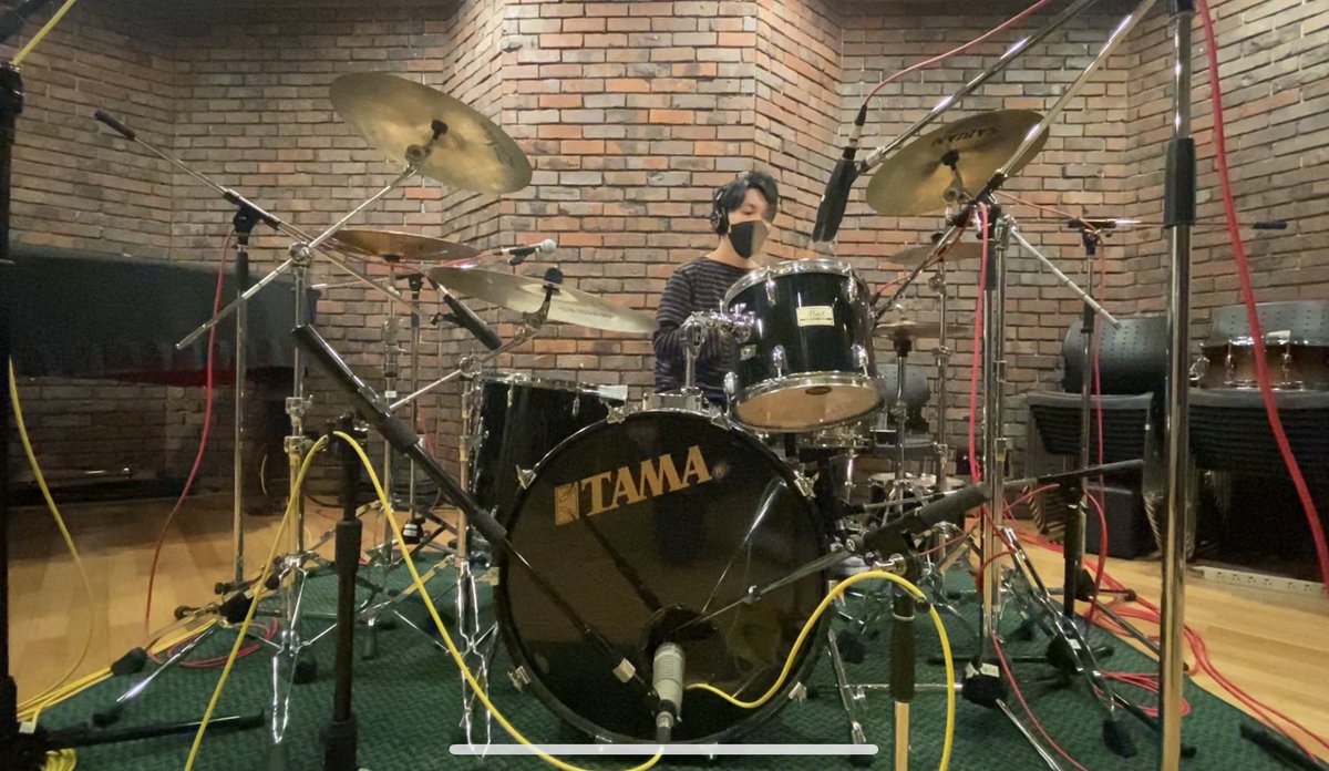 technos_onkyo's tweet photo. 本日はドラムのレコーディング体験でした🥁
様子をYouTubeチャンネルにアップしましたので是非ご覧下さい♪
在校生が楽しいメニューを企画してますので今後もお楽しみに✨
https://t.co/lw4OSgPq5g https://t.co/9HP1Py43LD