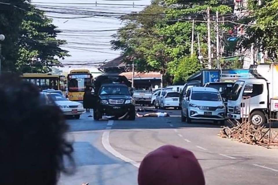 An anti-coup protest at KyiMyinDine Yangon was brutally crackdown by SAC. They opened gun fire and rammed the vehicle into the crowd, killed 4 unarmed protesters and many injured, and also abducted 7 protesters. #Dec5Coup #WhatsHappeningInMyanmar