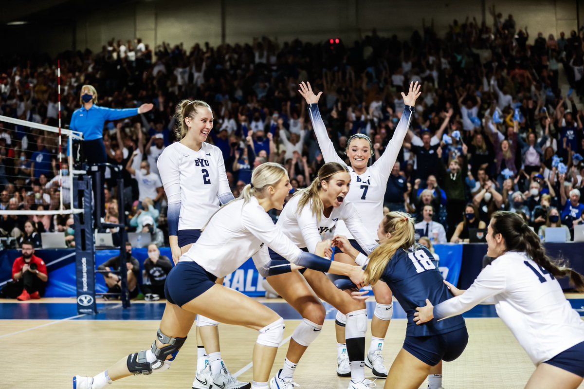 jMcBee84's tweet photo. Jaren Wilkey                   Nate Edwards
  last night                             tonight 
                            🤝
          @byuphoto takings pics
  that should be hung in the louvre https://t.co/WJLb2LhlQz
