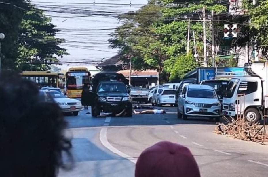 ShweYoke8's tweet photo. Several anti-regime protesters were killed, injured and arrested in Yangon's Kyimyindaing Township on Sunday when soldiers rammed and opened fires on protesters.

#WHATHAPPENINGINMYANMAR https://t.co/u7zACKozU9 https://t.co/SzIPRKpqR3