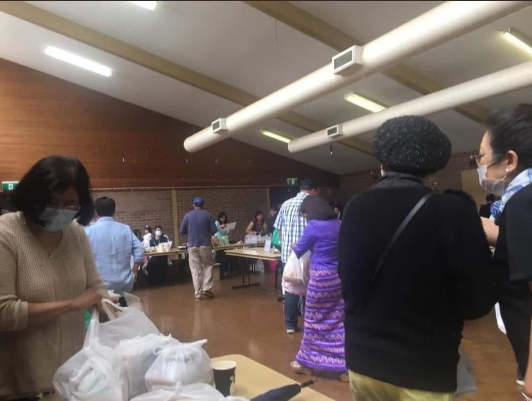 JCDeng1's tweet photo. Myanmar nationalities and ethnic communities rallied in Sydney, Australia to hold a fund raising event today to support NUG government.   #HelpMyanmarIDPs #Dec5Coup #WhatsHappeningInMyanmar https://t.co/XJztd3s4MP