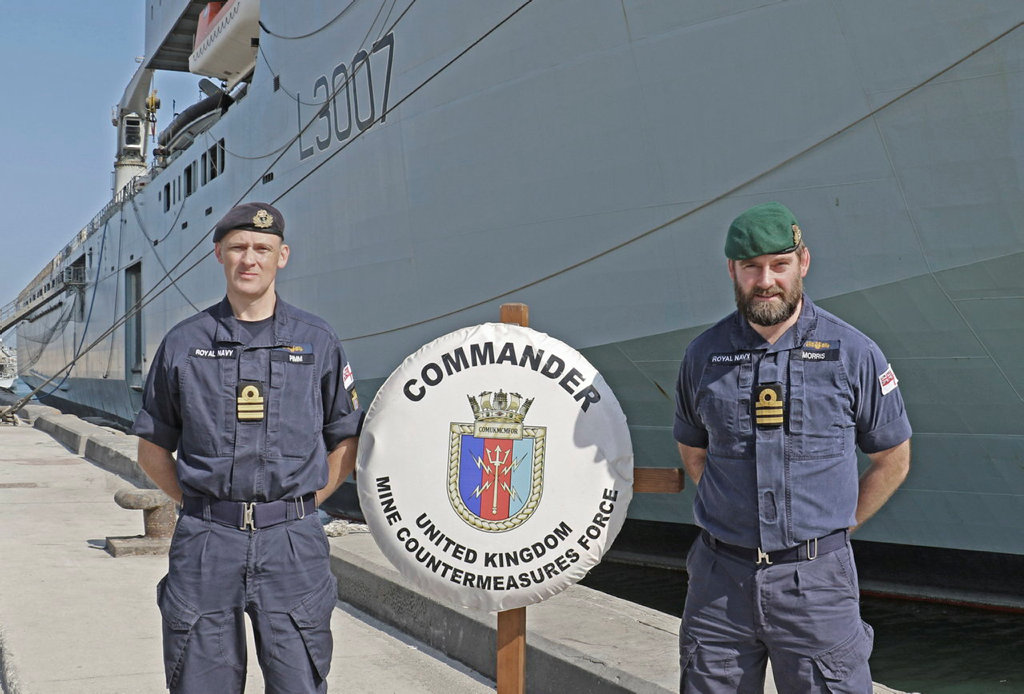 RoyalNavy_MWBS's tweet image. Cdr Pimm has handed over command of 🇬🇧 UKMCMFOR, currently deployed in the #MiddleEast, to Cdr Morris. He takes the helm as we prepare to mark 1️⃣5️⃣ years of continuous mine countermeasures operations in the region.

#Continuous15