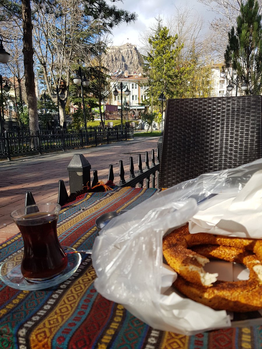 Afyon Taş Medreseden tüm hemşerilerime selamlar hayırlı pazarlar💜