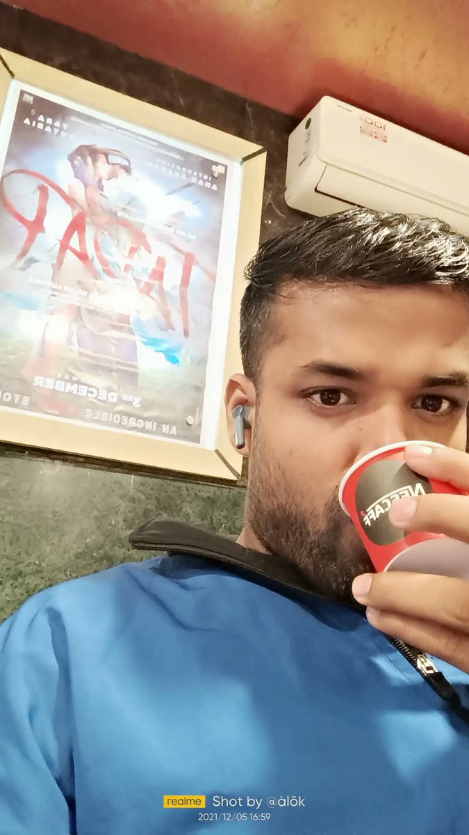 AlokRatha4's tweet photo. Nice debut 
#Ahan https://t.co/zFcjegjcJW
