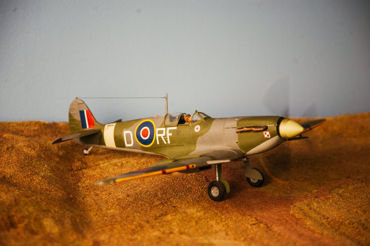 Cerealmad's tweet photo. The Airfix Spitfire is such a great model.  I spent many hours on this and really enjoyed the final result

#AirfixAdvent5 #Airfix #spitfire #modeling @Airfix https://t.co/qLoGOM04ef