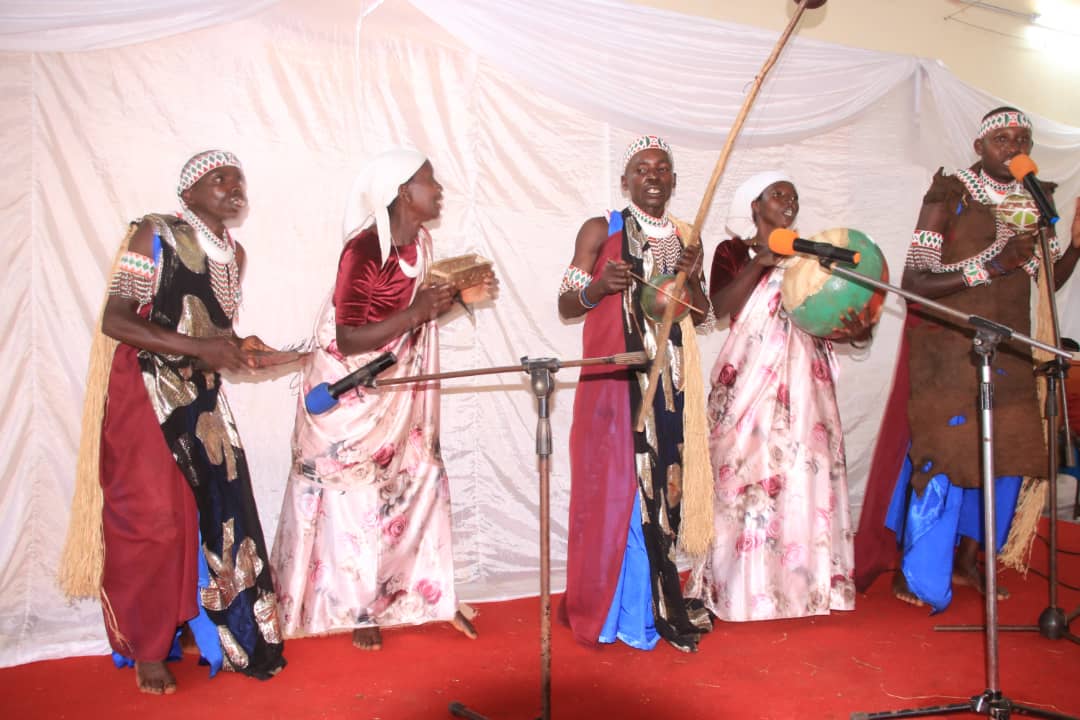 CebulacCt's tweet photo. CONCOURS DE LA CHANSON BURUNDAISE ACCOMPAGNÉE D' INSTRUMENTS DE MUSIQUE BURUNDAIS TRADITIONNELS.
Mettant en lice les Centres de Lecture et l'Animation Culturelle ( CLAC), le concours de la chanson etait organisé par le #MinEACJSC à travers le #CEBULAC. https://t.co/I8KH29YZmq