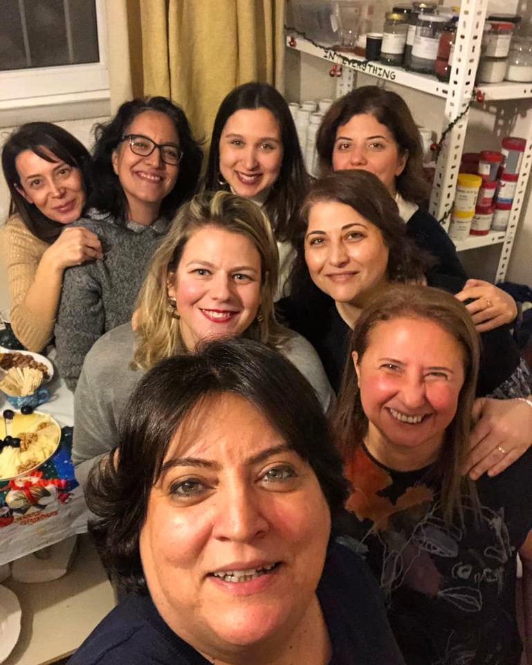 eraresearch's tweet photo. Bir kadın tüm dünyayı degiştirebilir.
Dünya, kadın gözüyle güzelleşir.
Kadın hakları günü kutlu olsun. 🌼🌺
#5aralıkdünyakadınhaklarıgünü #kadın #female #5aralık #eraaraştırma #EraResearch #erateam #erakadınları #kadınolmak https://t.co/b1kulqPWS1