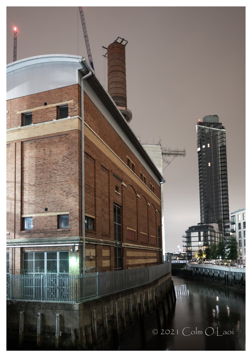 virtualcolm's tweet photo. Chelsea power station - I dragged the #threejits up here only to discover most of the building is wrapped in scaffolding and sheeting 🤣🤣 #Chelsea #powerstation #London #night @merseamillsy @grumpystone @TimScott1969 https://t.co/p1ksw5m3om