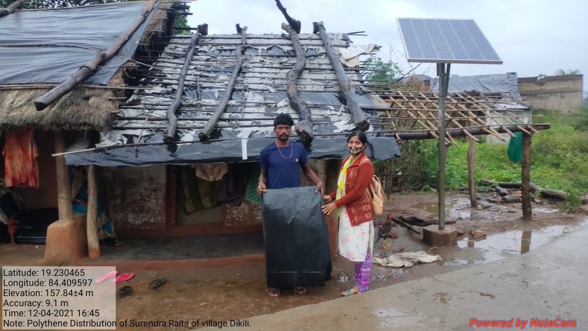 Tdrdigapahandi's tweet photo. As per instruction of the @Ganjam_Admin Tahasildar Digapahandi &amp; their team visited to observe the situation of heavy rainfall effected area and distribute polythene to the effected families of "Dakili " village under digapahandi Tahasil. https://t.co/3TppC07UUZ