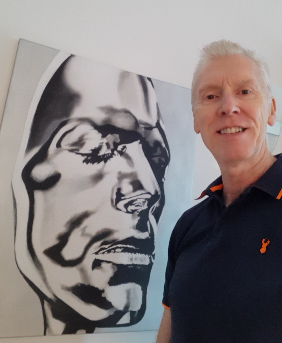 DavidLedain's tweet photo. For years I wore a mask. I'm glad I'm me now⚡️ #bowiemask @TradeMarkArt https://t.co/43tLu3jqA9