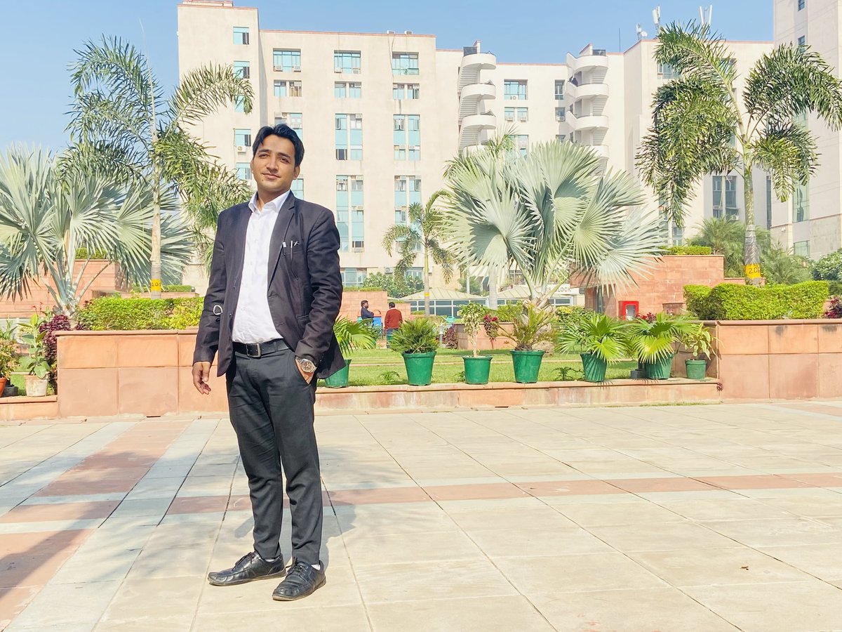 shamimsaifi95's tweet image. There&apos;s a man i want to be and until i reach that point, i have to work to do❤❤
. 
#lawyerlife⚖#hello2021