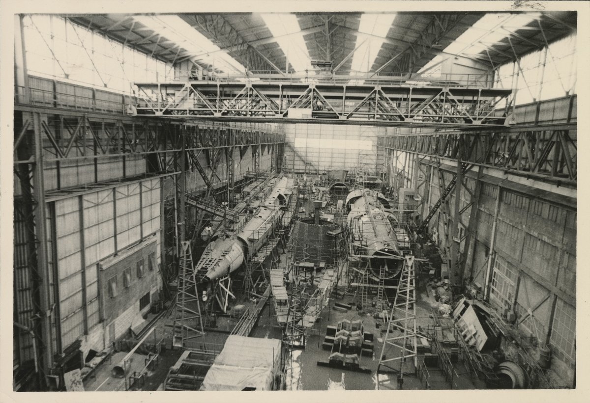 Installée à Chantenay de la fin du 19e siècle à 1969, la production des Anciens Chantiers Dubigeon, fut importante et variée : des grands voiliers à coque acier aux sous-marins. 
Retrouvez son histoire sur Nantes Patrimonia.
🔗 patrimonia.nantes.fr/home/decouvrir…
© AHCNN, Nantes