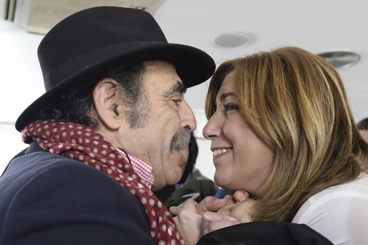 robertobecares's tweet photo. Ganó 10 elecciones con mayoría absoluta, perdió un trozo de oreja en una pelea, rozó la gloria en su restaurante y dedicó un parque a Obama. Ahora está en prisión por inducción a la prostitución a una menor. Es el oscuro final de Cecilio el alcalde.

https://t.co/vGFTvNN6Mm https://t.co/iBc47KmRuq