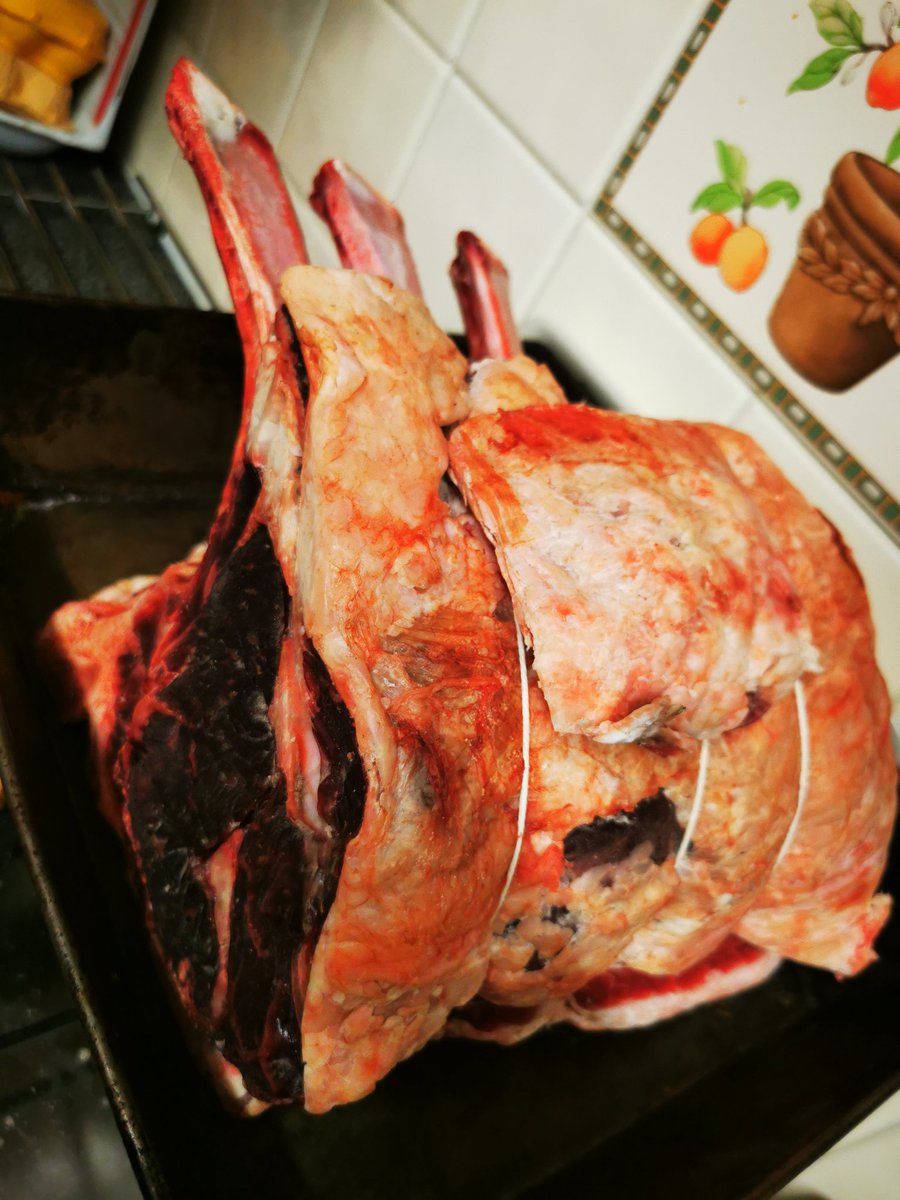 moodyoe's tweet photo. Asking for a freind.... Will this fit between to slices of bread 😉😉🤣🤣😋😋😋#Ribofbeef https://t.co/wzZE5K1Xw5