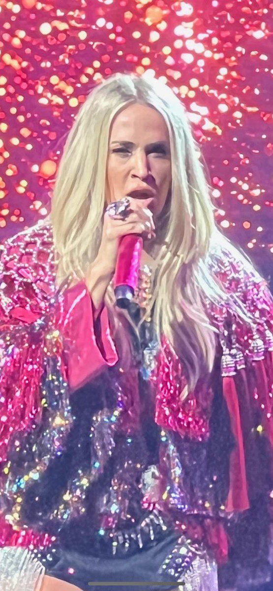 syddddles's tweet image. “we saw so many familiar faces”