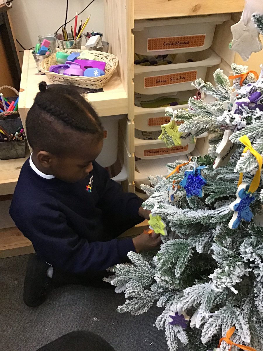 RHALeeds_EY's tweet photo. In our theme lessons we made saltdough decorations by mixing ingredients and then cutting out our Christmas shape. We then decorated our saltdough and placed them onto our class tree 🌲 https://t.co/YozljPm1TK