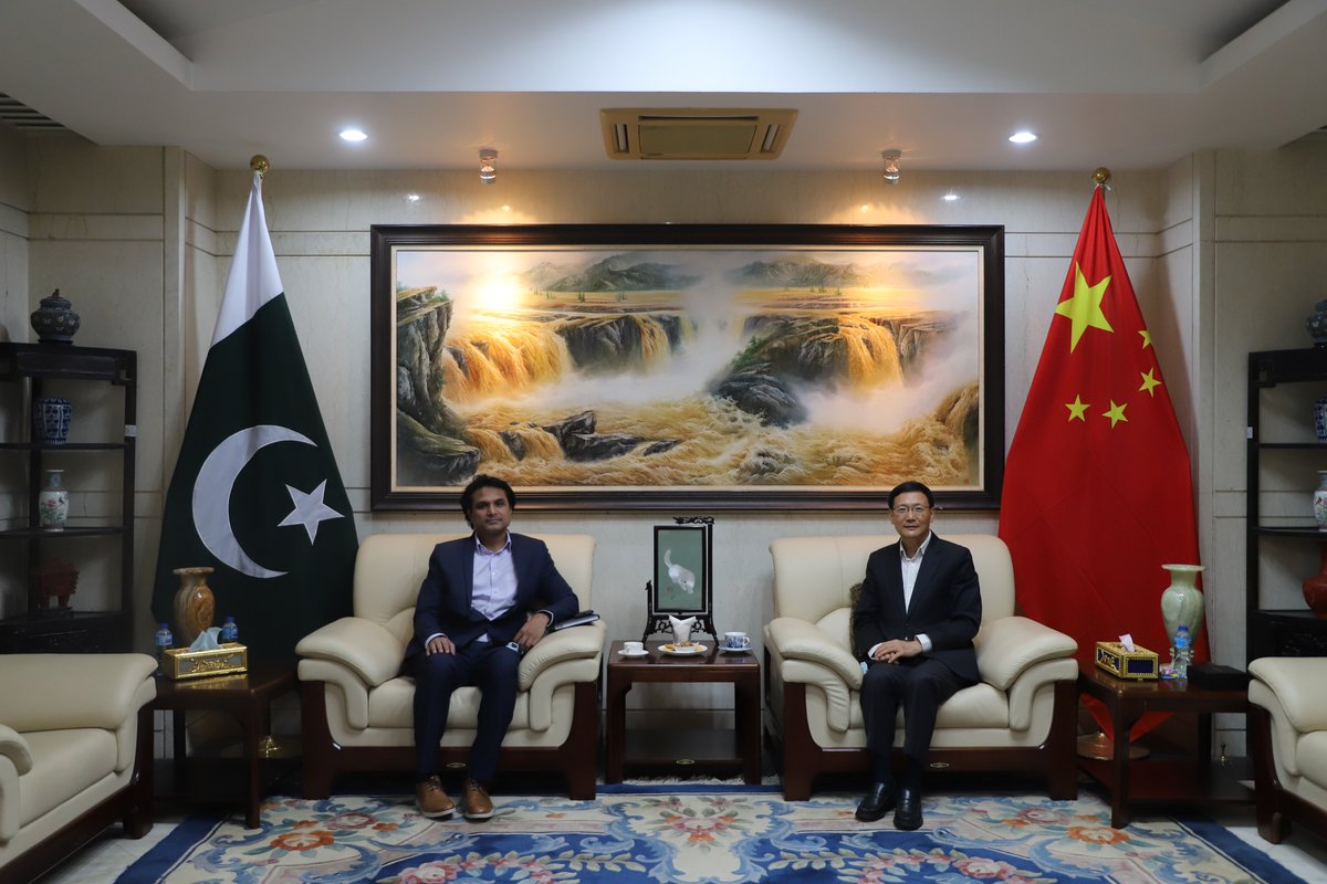 libijian2's tweet photo. Glad to meet Mr. Yasir Habib Khan @yaseerkhann to have an in-depth conversation on the friendly cooperation between China and Pakistan, the expansion of people-to-people exchanges as well as the development of Balochistan. https://t.co/XCs5kTScQN