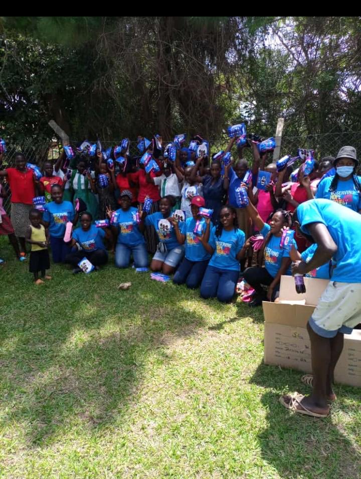 Momoteme1's tweet photo. Half a loaf is better than no bread . Asante Sana ⁦@Destadia⁩ ⁦@JulianNakiranda⁩ #deservinghope https://t.co/fIIS9wpqOK