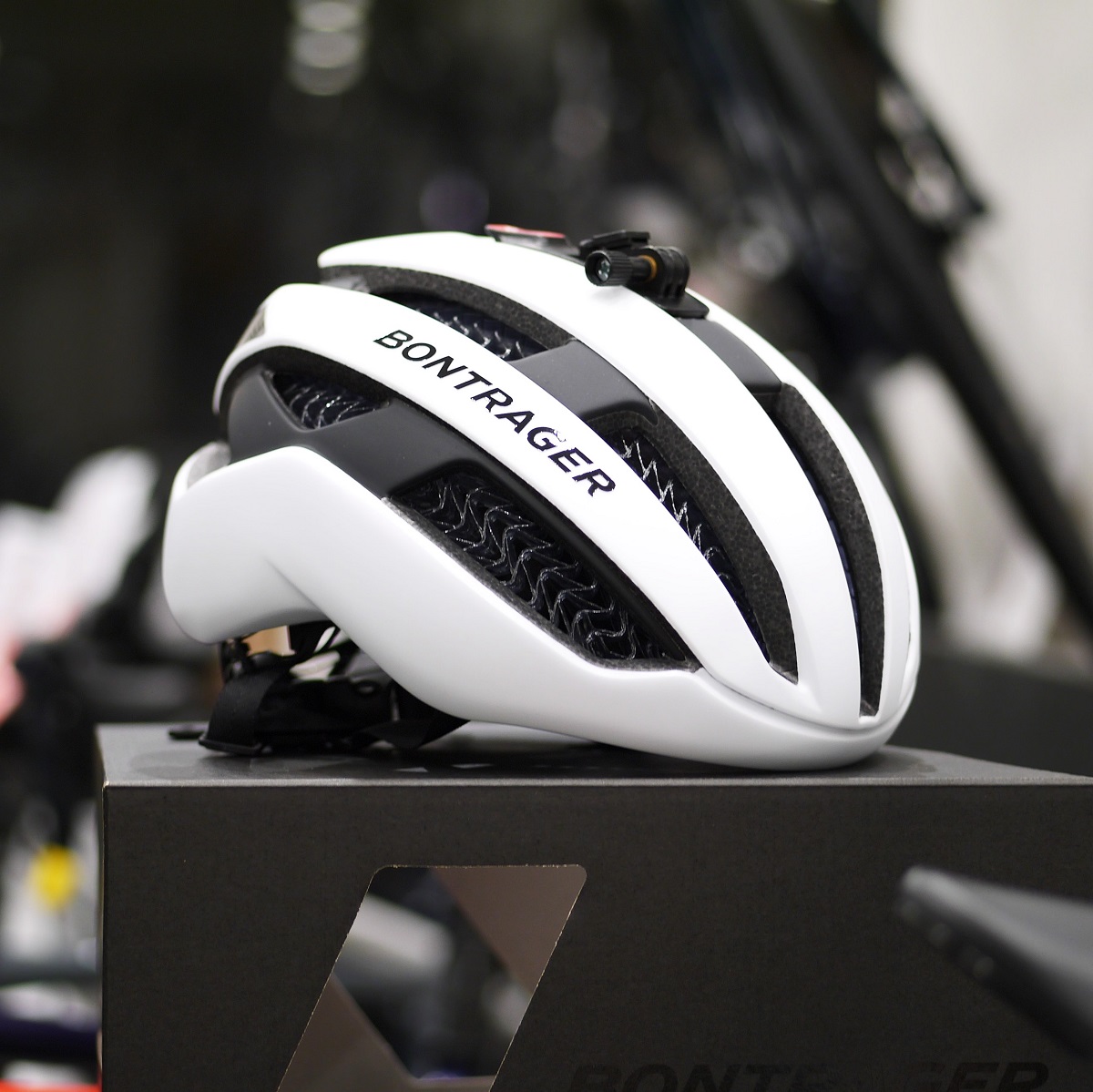 OkabeCycle's tweet image. 最先端の頭部保護テクノロジーWaveCelを採用したBontragerヘルメットが入荷しました！
Circuit（Blendrマウント対応）税込21,900円
Starvos Asia Fit 税込15,950円
#bontrager #bontragerhelmet #wavecell